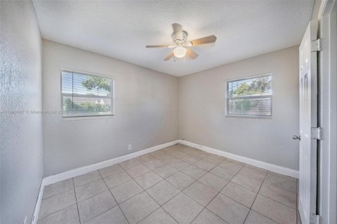 Villa ou maison à vendre à Lauderhill, Floride: 3 chambres, 93.65 m2 № 1945956 - photo 19