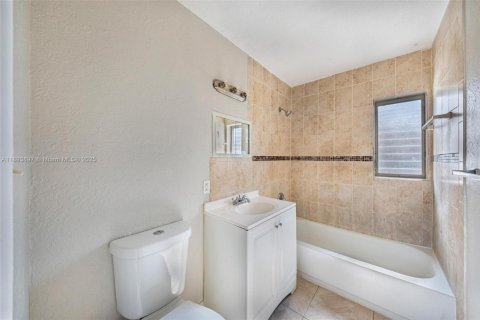Villa ou maison à vendre à Lauderhill, Floride: 3 chambres, 93.65 m2 № 1945956 - photo 20