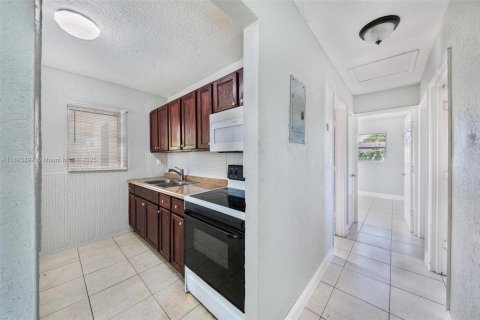 Villa ou maison à vendre à Lauderhill, Floride: 3 chambres, 93.65 m2 № 1945956 - photo 10