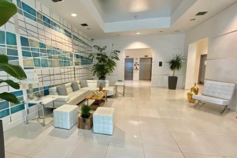 Copropriété à louer à Miami, Floride: 2 chambres, 77.02 m2 № 1982245 - photo 3