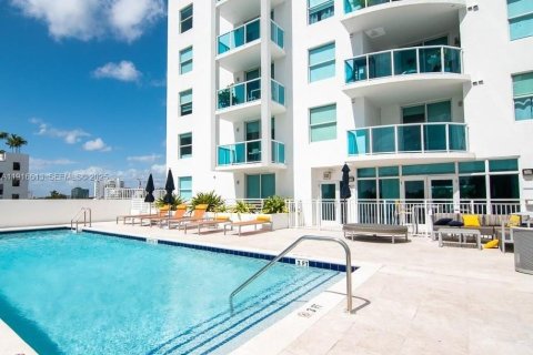 Condo à Miami, Floride, 2 chambres  № 1982245