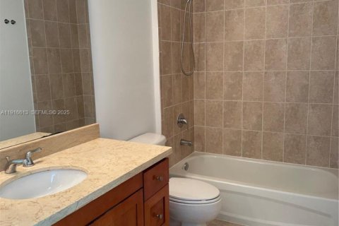 Copropriété à louer à Miami, Floride: 2 chambres, 77.02 m2 № 1982245 - photo 17