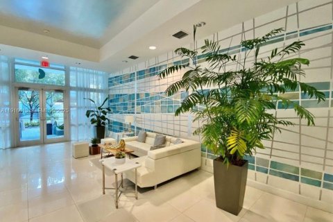 Copropriété à louer à Miami, Floride: 2 chambres, 77.02 m2 № 1982245 - photo 2