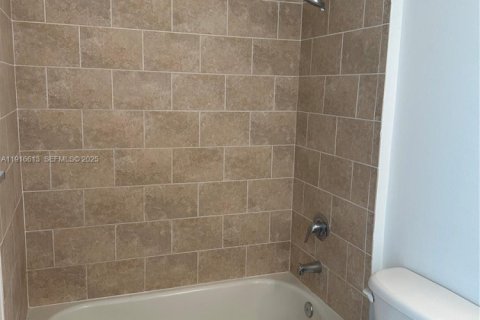 Copropriété à louer à Miami, Floride: 2 chambres, 77.02 m2 № 1982245 - photo 18