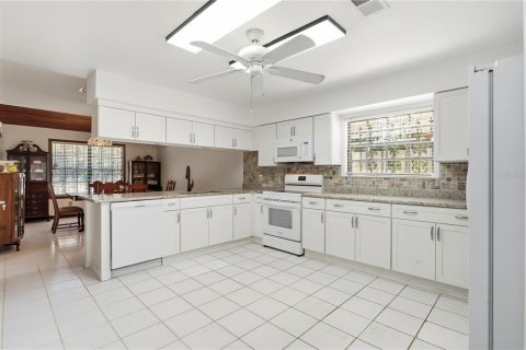 Villa ou maison à vendre à Lake Mary, Floride: 4 chambres, 262.26 m2 № 2416859 - photo 13