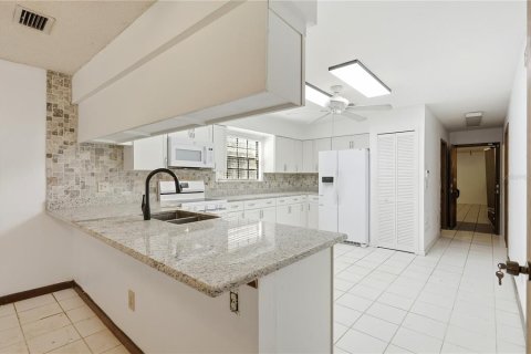 Villa ou maison à vendre à Lake Mary, Floride: 4 chambres, 262.26 m2 № 2416859 - photo 16