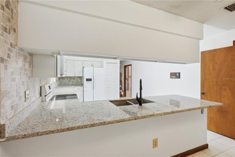 Villa ou maison à vendre à Lake Mary, Floride: 4 chambres, 262.26 m2 № 2416859 - photo 17