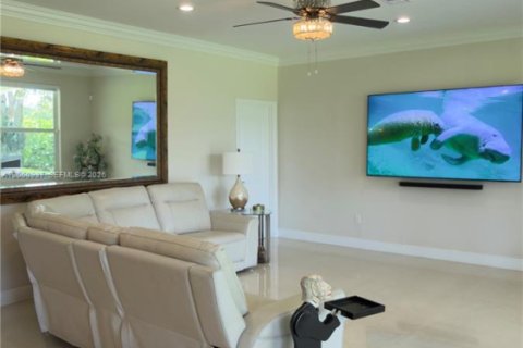 Villa ou maison à vendre à Homestead, Floride: 4 chambres, 301.56 m2 № 2191747 - photo 9
