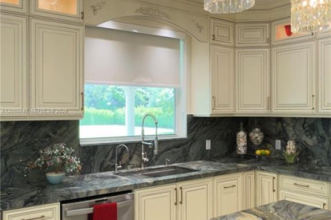 Villa ou maison à vendre à Homestead, Floride: 4 chambres, 301.56 m2 № 2191747 - photo 6
