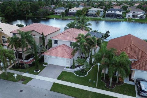 Villa ou maison à louer à Miramar, Floride: 4 chambres, 205.59 m2 № 1953957 - photo 3