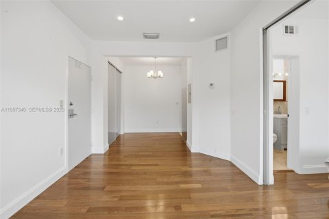 Снять в аренду кондоминиум в Майами-Бич, Флорида 1 спальня, 40.88м2, № 2020074 - фото 4