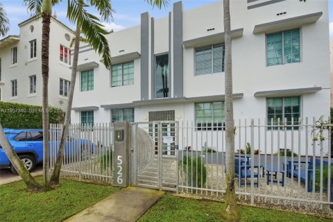 Кондоминиум с 1 спальней в Майами-Бич, Флорида № 2020074