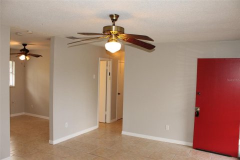 Villa ou maison à louer à Apopka, Floride: 3 chambres, 95.22 m2 № 2418898 - photo 3