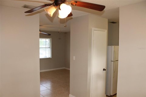 Villa ou maison à louer à Apopka, Floride: 3 chambres, 95.22 m2 № 2418898 - photo 5