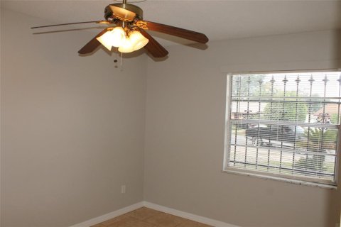 Villa ou maison à louer à Apopka, Floride: 3 chambres, 95.22 m2 № 2418898 - photo 13