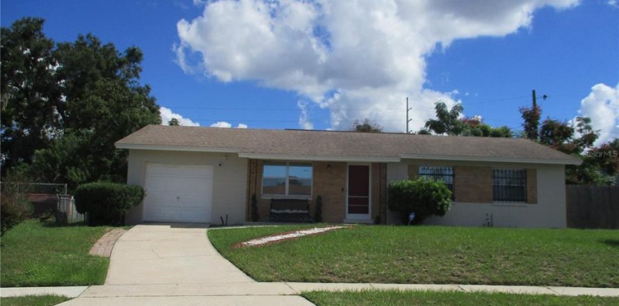 Villa ou maison à Apopka, Floride 3 chambres, 95.22 m2 № 2418898
