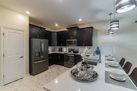 House in Davenport, Florida 8 bedrooms, 364.36 sq.m. № 1053342 - photo 9