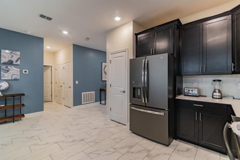 House in Davenport, Florida 8 bedrooms, 364.36 sq.m. № 1053342 - photo 10