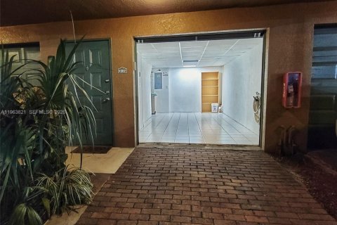 Снять в аренду кондоминиум в Авентура, Флорида 1 спальня, 79.8м2, № 2025488 - фото 6