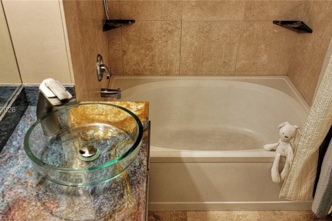 Снять в аренду кондоминиум в Авентура, Флорида 1 спальня, 79.8м2, № 2025488 - фото 4