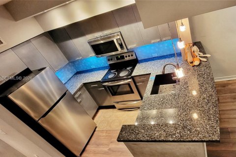 Снять в аренду кондоминиум в Авентура, Флорида 1 спальня, 79.8м2, № 2025488 - фото 3