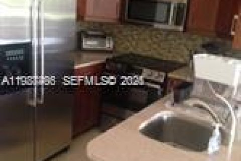 Condo in Coconut Creek, Florida, 1 bedroom  № 2050486 - photo 5