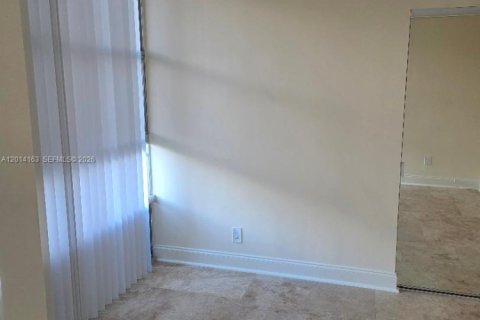Condominio en venta en Hallandale Beach, Florida, 2 dormitorios, 102.19 m2 № 2076200 - foto 15