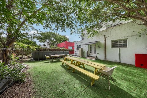 Casa en alquiler en Miami, Florida, 3 dormitorios, 227.61 m2 № 2251934 - foto 27