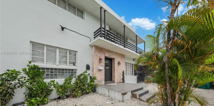 Casa en Miami, Florida 3 dormitorios, 227.61 m2 № 2251934