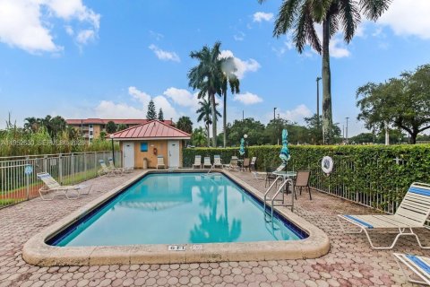 Condominio en alquiler en Plantation, Florida, 2 dormitorios, 94.85 m2 № 2027615 - foto 4