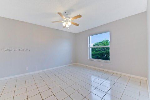 Condominio en alquiler en Plantation, Florida, 2 dormitorios, 94.85 m2 № 2027615 - foto 11