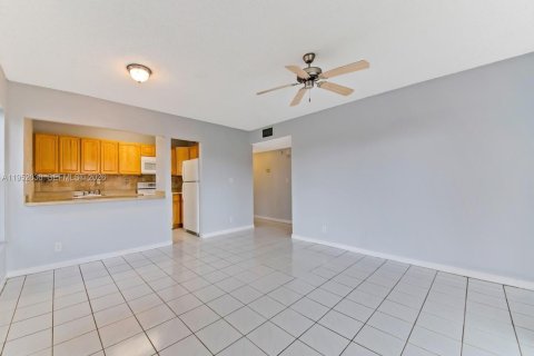 Condominio en alquiler en Plantation, Florida, 2 dormitorios, 94.85 m2 № 2027615 - foto 7