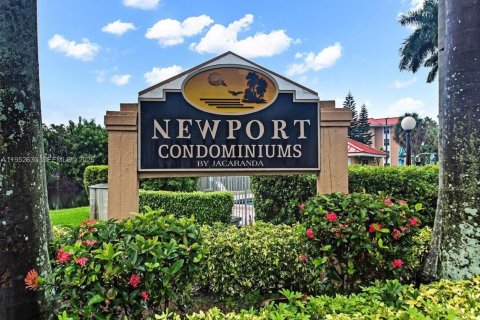 Condominio en Plantation, Florida, 2 dormitorios  № 2027615