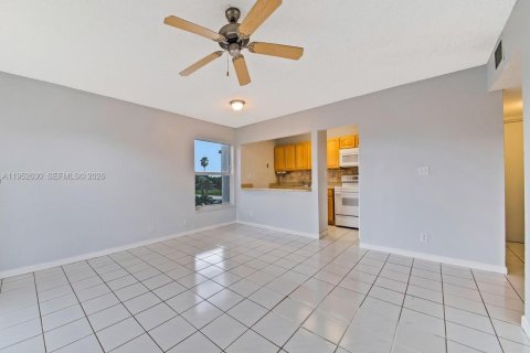 Condominio en alquiler en Plantation, Florida, 2 dormitorios, 94.85 m2 № 2027615 - foto 6