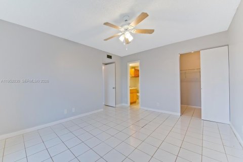 Condominio en alquiler en Plantation, Florida, 2 dormitorios, 94.85 m2 № 2027615 - foto 10