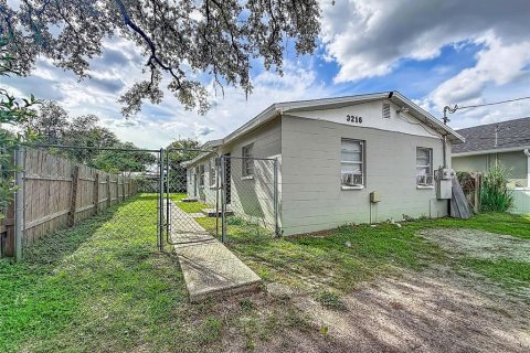 Duplex in Tampa, Florida 4 bedrooms, 120.4 sq.m. № 2431204