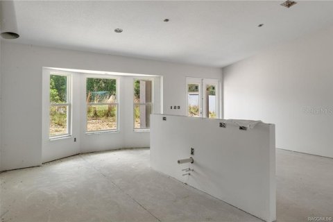 House in Inverness, Florida 3 bedrooms, 147.99 sq.m. № 2217459 - photo 12
