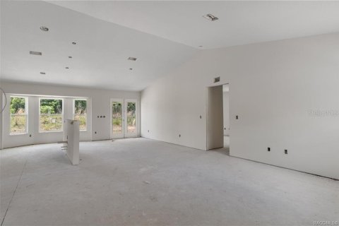 House in Inverness, Florida 3 bedrooms, 147.99 sq.m. № 2217459 - photo 4