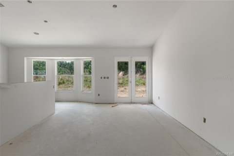House in Inverness, Florida 3 bedrooms, 147.99 sq.m. № 2217459 - photo 8