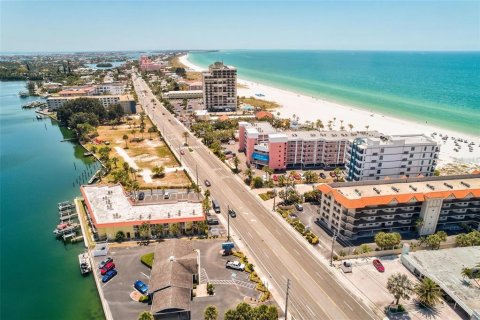 Condo in Saint Pete Beach, Florida, 1 bedroom  № 1514739 - photo 12
