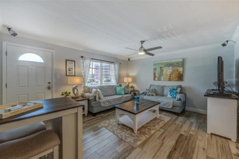 Condo in Saint Pete Beach, Florida, 1 bedroom  № 1514739 - photo 4