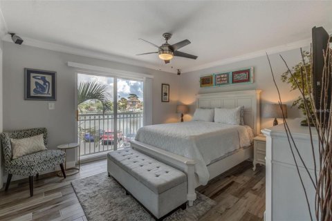 Condo in Saint Pete Beach, Florida, 1 bedroom  № 1514739 - photo 9