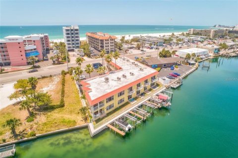 Condo in Saint Pete Beach, Florida, 1 bedroom  № 1514739 - photo 14