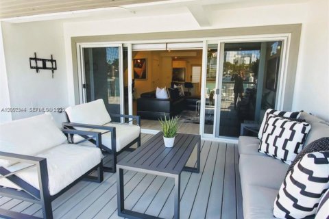 Adosado en alquiler en Miami Beach, Florida, 3 dormitorios, 151.62 m2 № 2066430 - foto 22