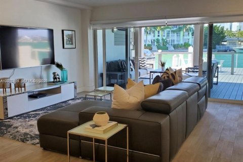 Adosado en alquiler en Miami Beach, Florida, 3 dormitorios, 151.62 m2 № 2066430 - foto 11