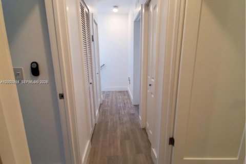 Adosado en alquiler en Miami Beach, Florida, 3 dormitorios, 151.62 m2 № 2066430 - foto 29