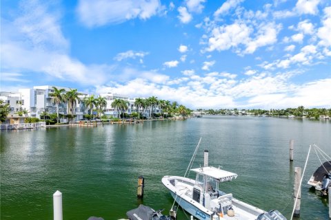 Adosado en alquiler en Miami Beach, Florida, 3 dormitorios, 151.62 m2 № 2066430 - foto 3