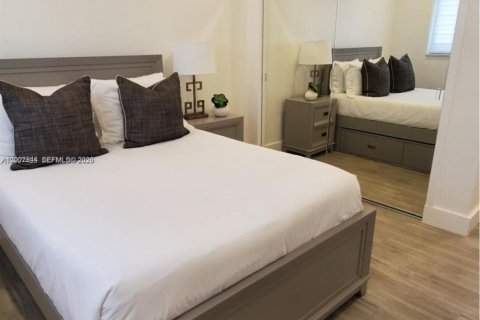 Adosado en alquiler en Miami Beach, Florida, 3 dormitorios, 151.62 m2 № 2066430 - foto 28