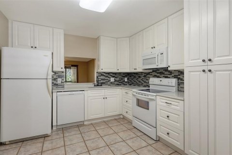 Condo in Bradenton, Florida, 2 bedrooms  № 1719486 - photo 8