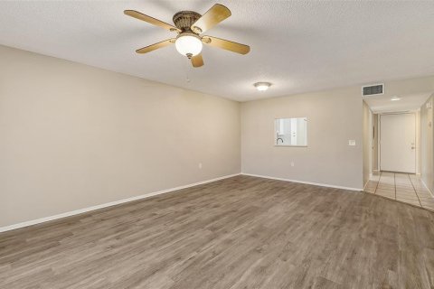 Condo in Bradenton, Florida, 2 bedrooms  № 1719486 - photo 19